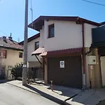 Mary\'S Apartments